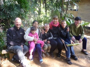 Gruppefoto inden turen ned ad bjerget og tilbage til Chiang Mai.